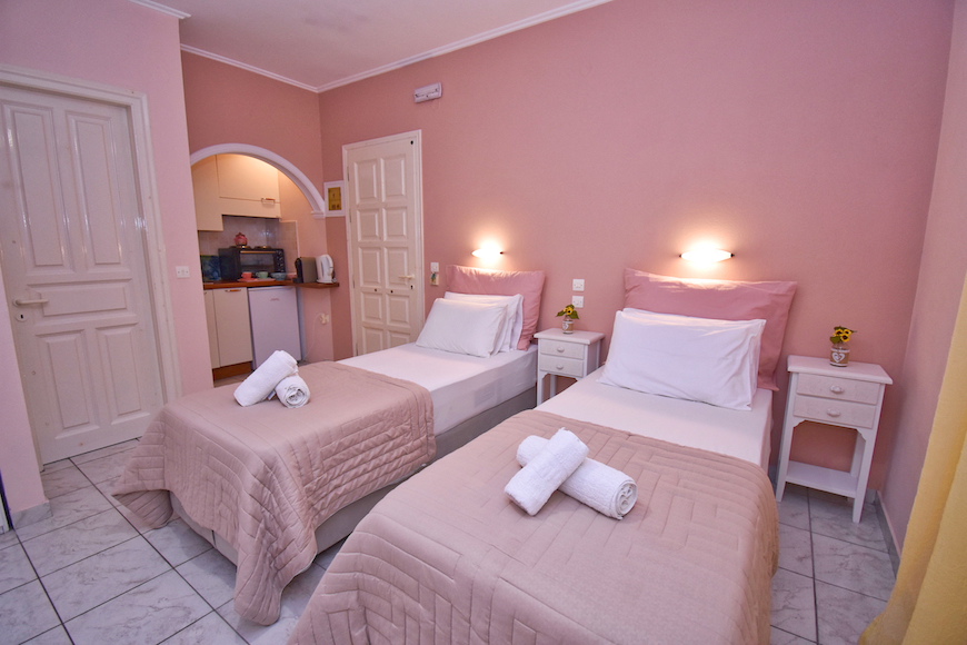 Anna Studios Corfu - Agios Gordios, Rooms and details